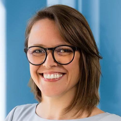 Albena Eftenova headshot