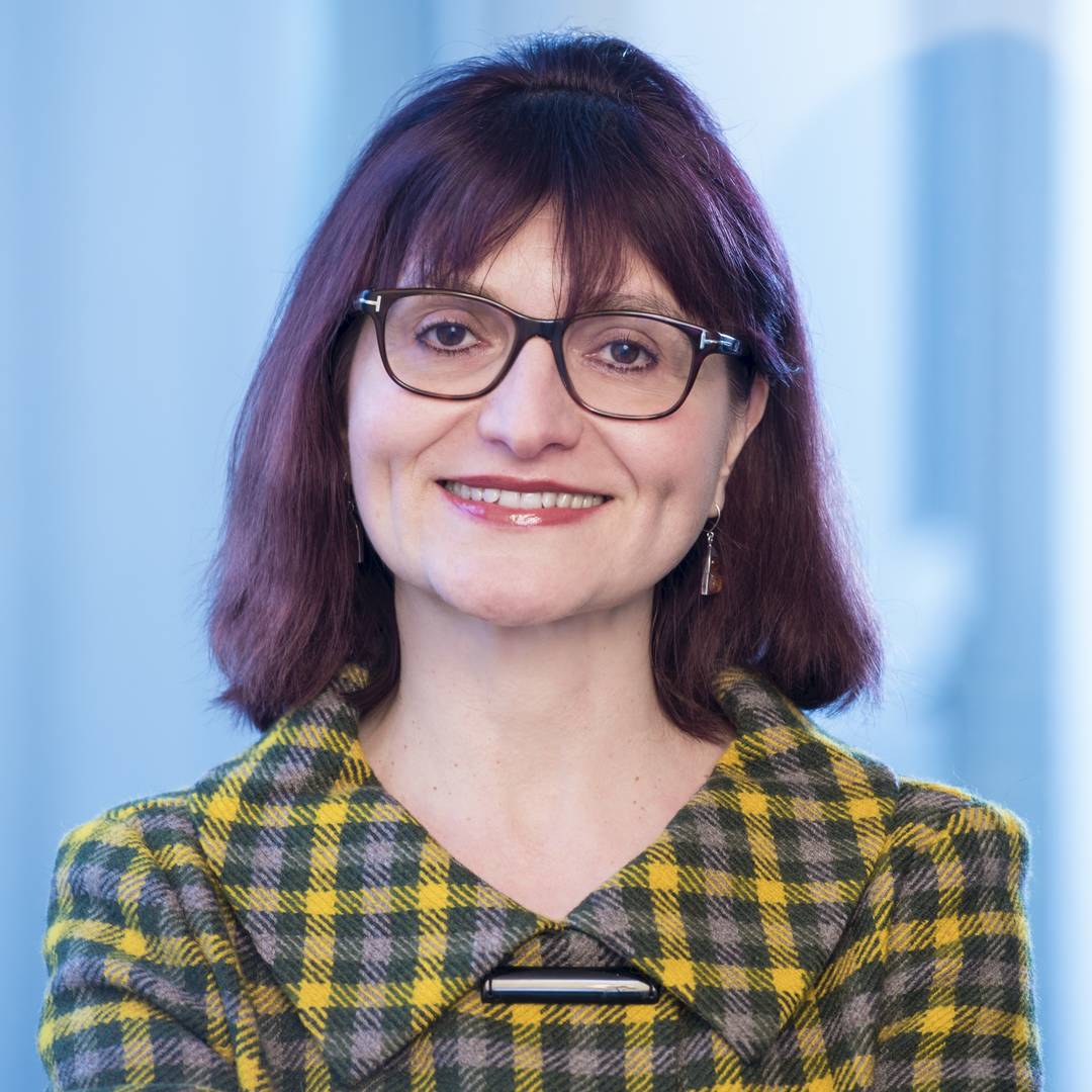 Laura Boteanu-Jotzu Headshot