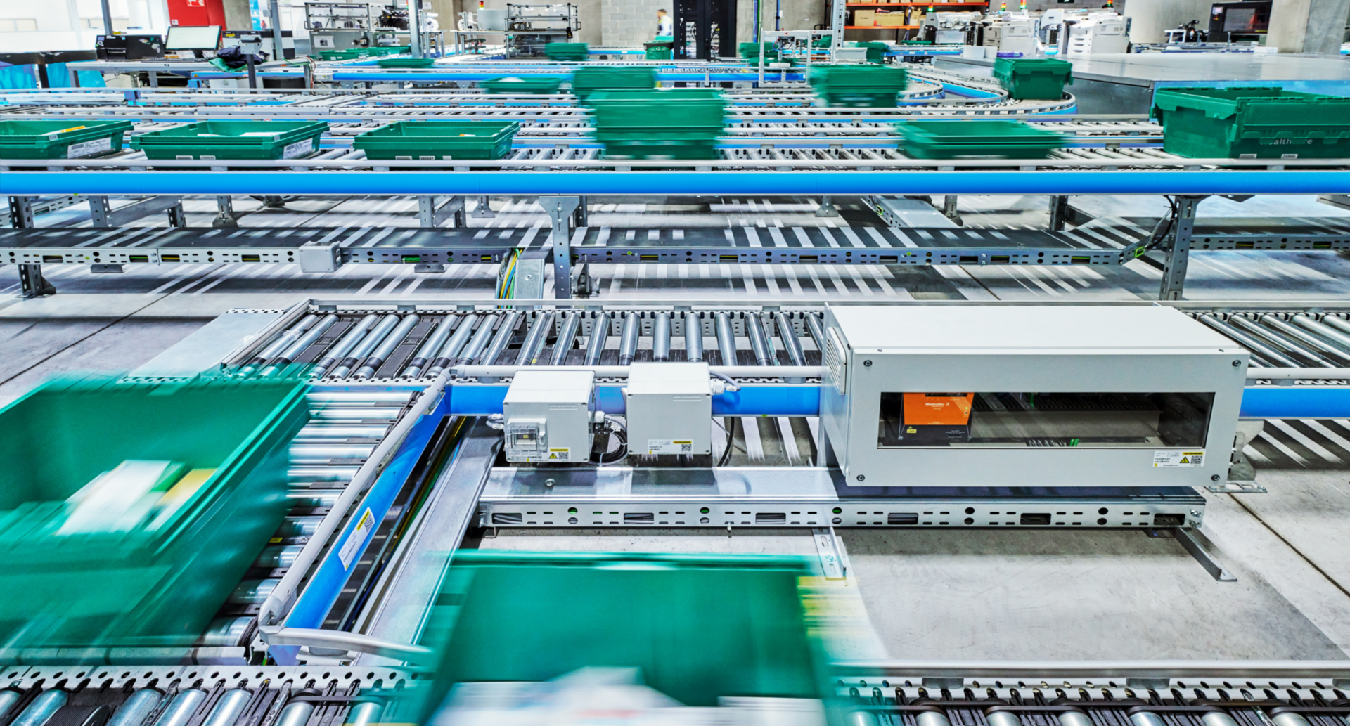 Produits pharmaceutiques fabriqués dans une grande usine.