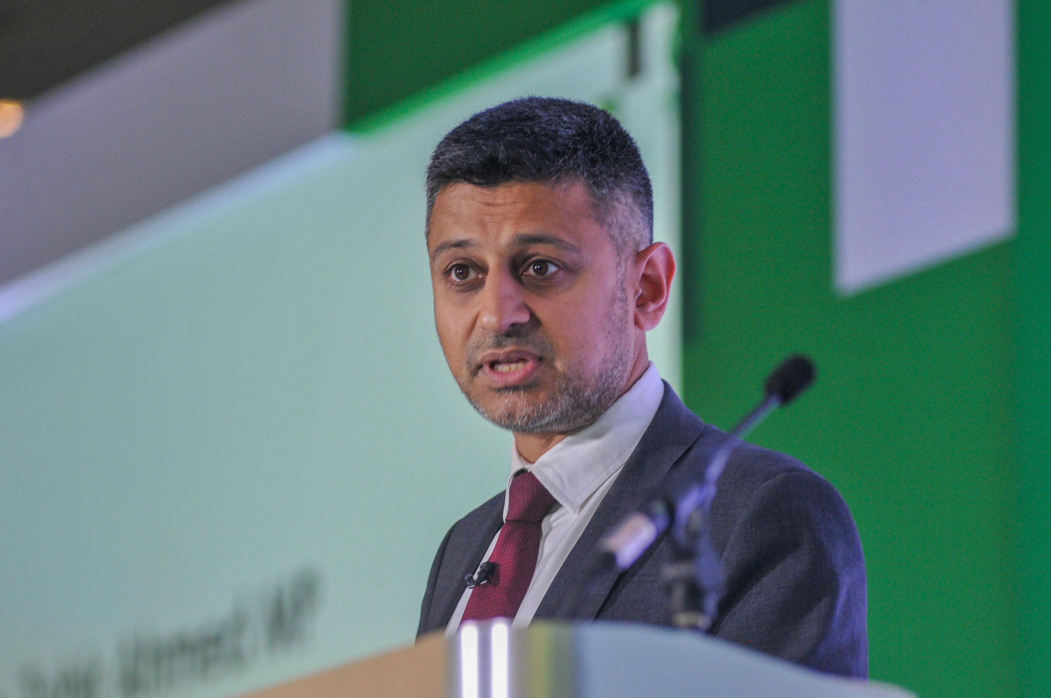 Dr Zubir Ahmed MP delivering the keynote at the Alphega Pharmacy UK Elevate Convention 2025